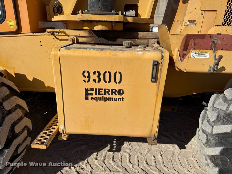 image for item DO2601 2011 Broderson RT-300-2F crane