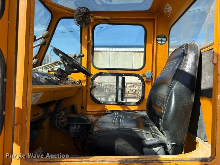 image for item DO2601 2011 Broderson RT-300-2F crane