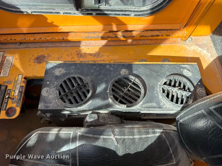 image for item DO2601 2011 Broderson RT-300-2F crane