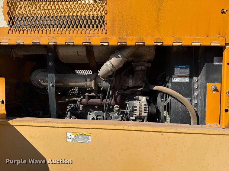 image for item DO2601 2011 Broderson RT-300-2F crane