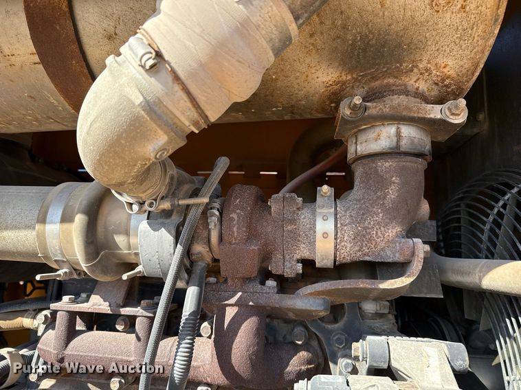 image for item DO2601 2011 Broderson RT-300-2F crane