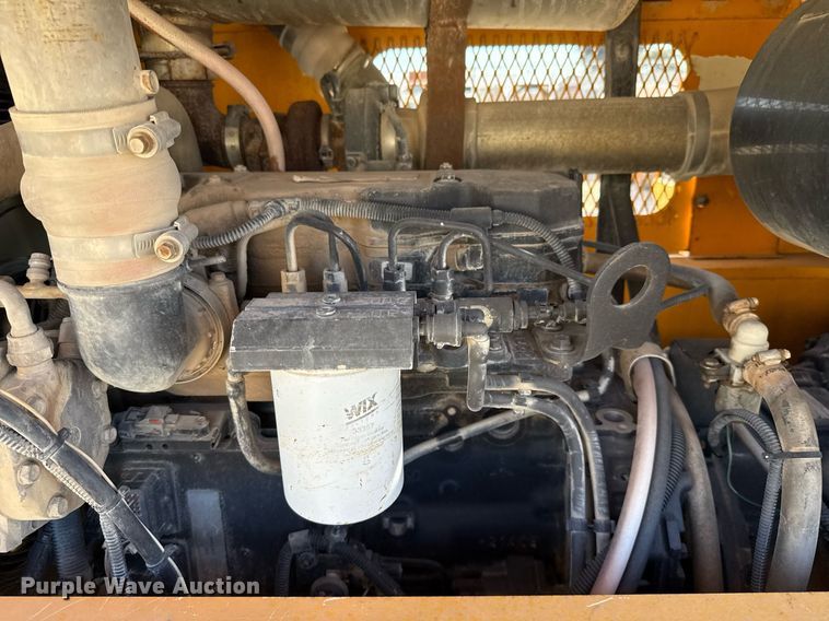 image for item DO2601 2011 Broderson RT-300-2F crane