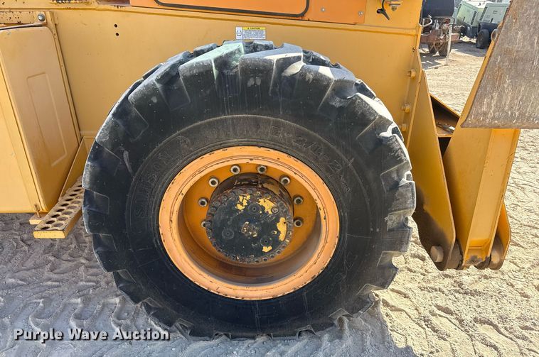 image for item DO2601 2011 Broderson RT-300-2F crane