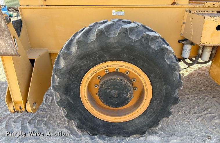 image for item DO2601 2011 Broderson RT-300-2F crane