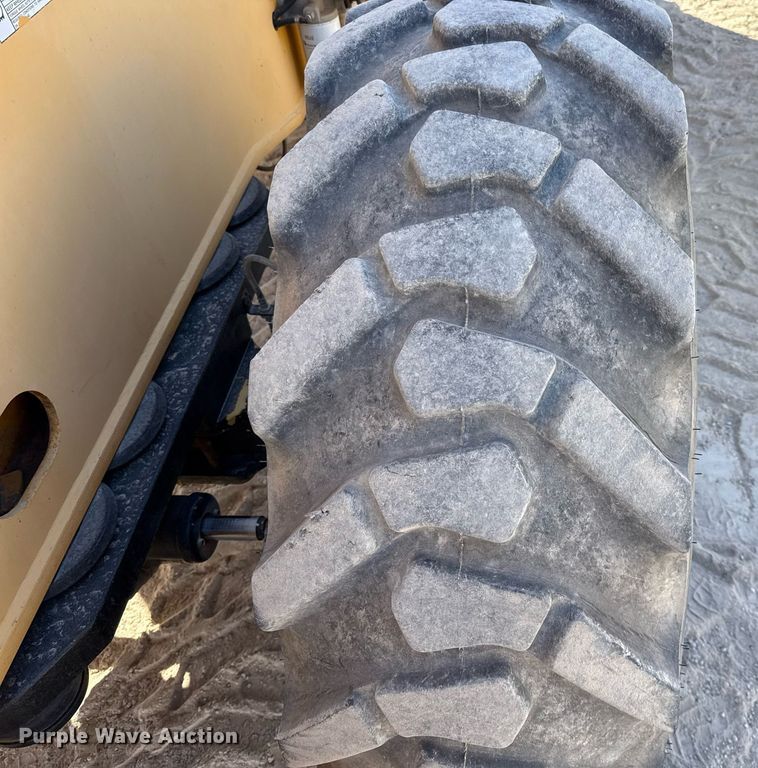 image for item DO2601 2011 Broderson RT-300-2F crane