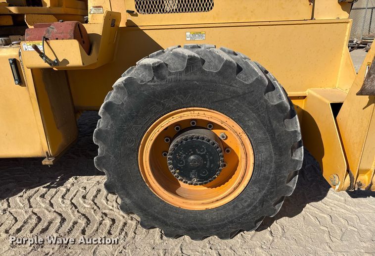 image for item DO2601 2011 Broderson RT-300-2F crane