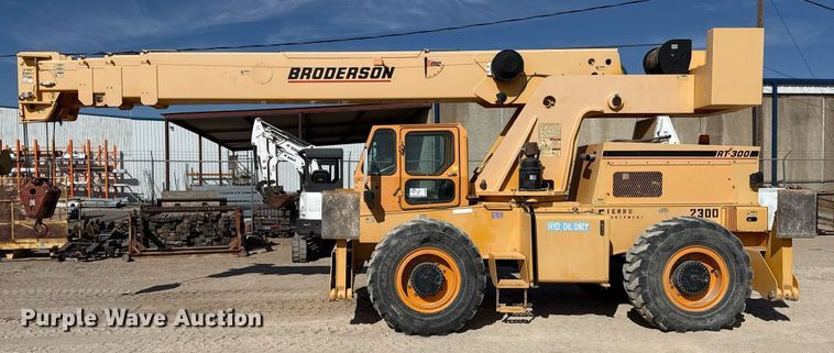 image for item DO2602 2015 Broderson RT-300-2G crane