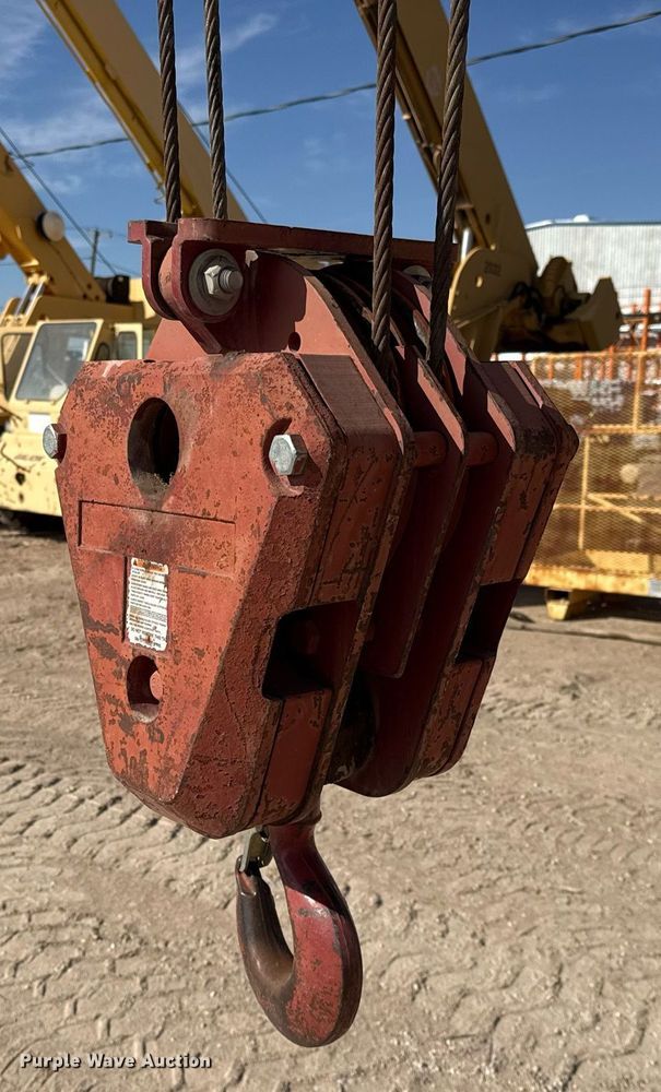 image for item DO2602 2015 Broderson RT-300-2G crane