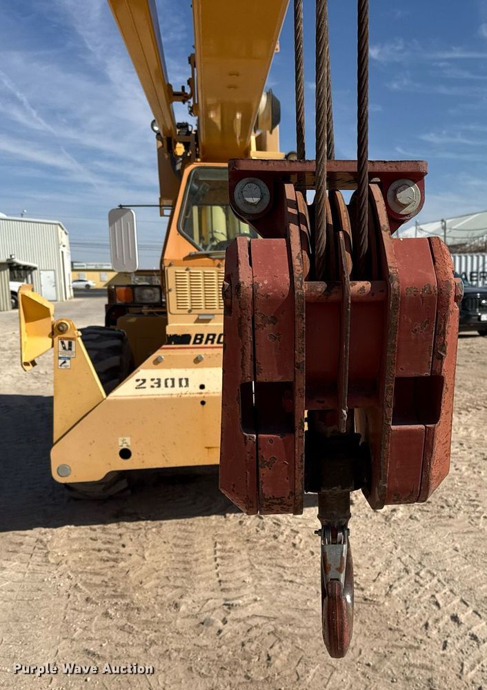 image for item DO2602 2015 Broderson RT-300-2G crane