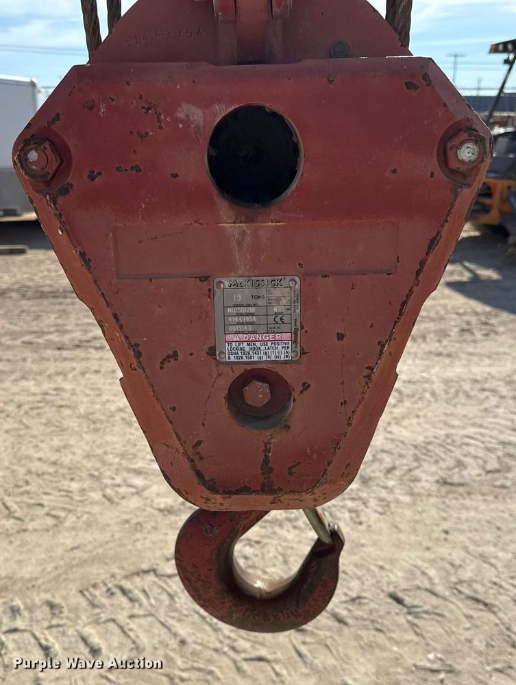 image for item DO2602 2015 Broderson RT-300-2G crane