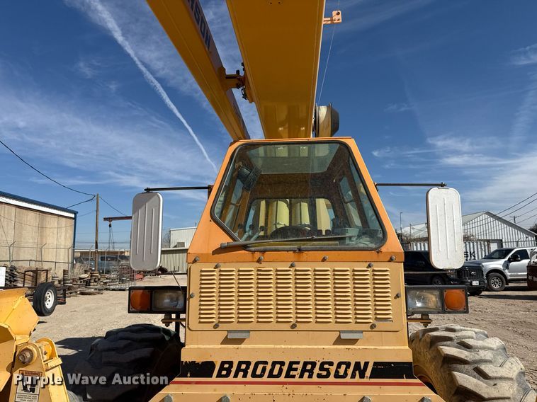 image for item DO2602 2015 Broderson RT-300-2G crane
