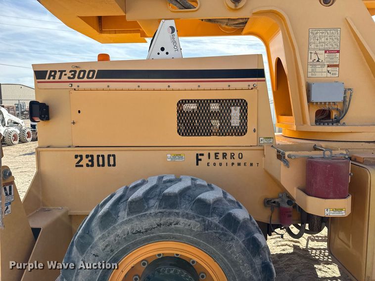 image for item DO2602 2015 Broderson RT-300-2G crane