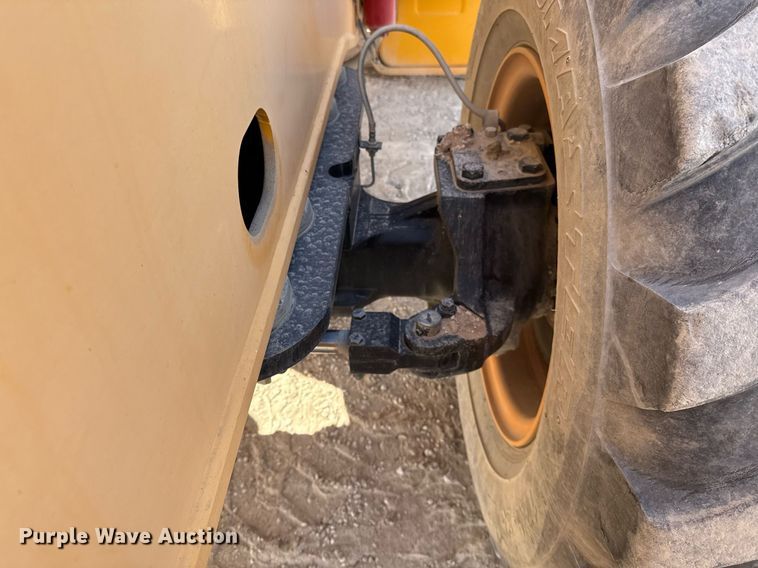 image for item DO2602 2015 Broderson RT-300-2G crane