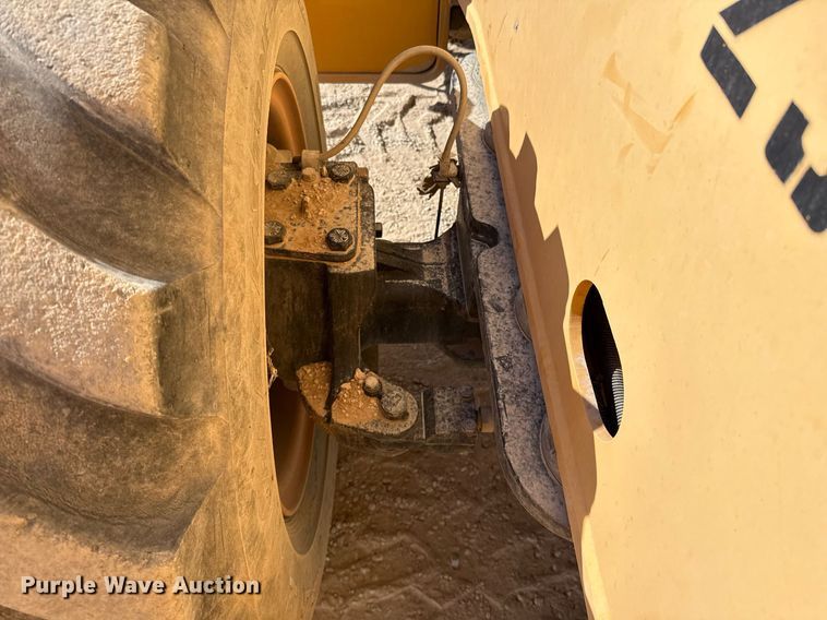 image for item DO2602 2015 Broderson RT-300-2G crane