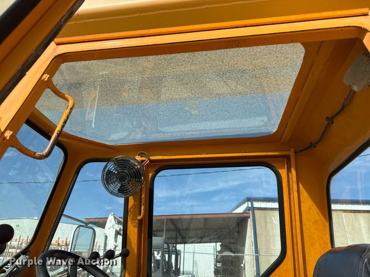 image for item DO2602 2015 Broderson RT-300-2G crane