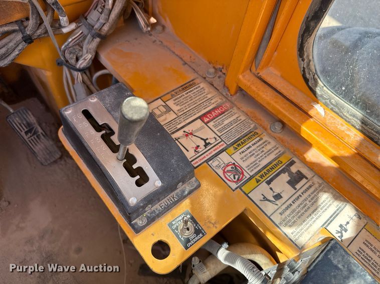 image for item DO2602 2015 Broderson RT-300-2G crane