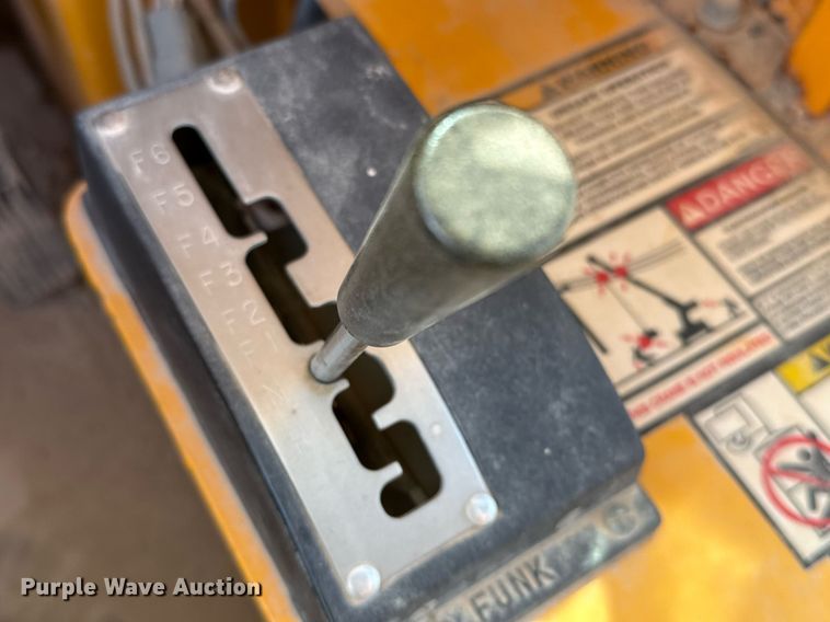 image for item DO2602 2015 Broderson RT-300-2G crane