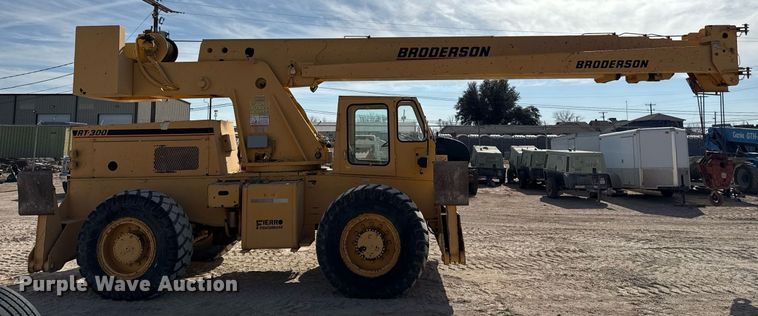 image for item DO2603 2005 Broderson RT-300-2C crane
