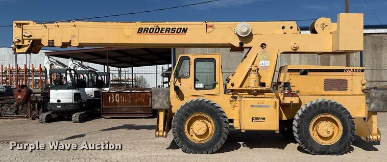 image for item DO2603 2005 Broderson RT-300-2C crane