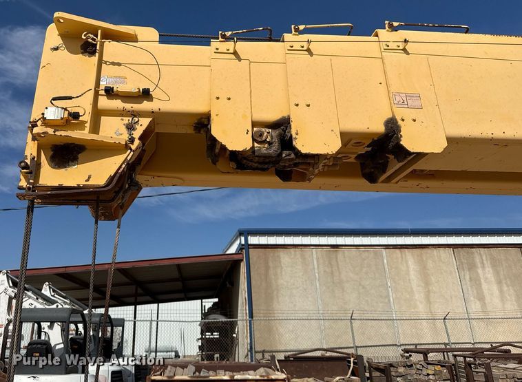 image for item DO2603 2005 Broderson RT-300-2C crane