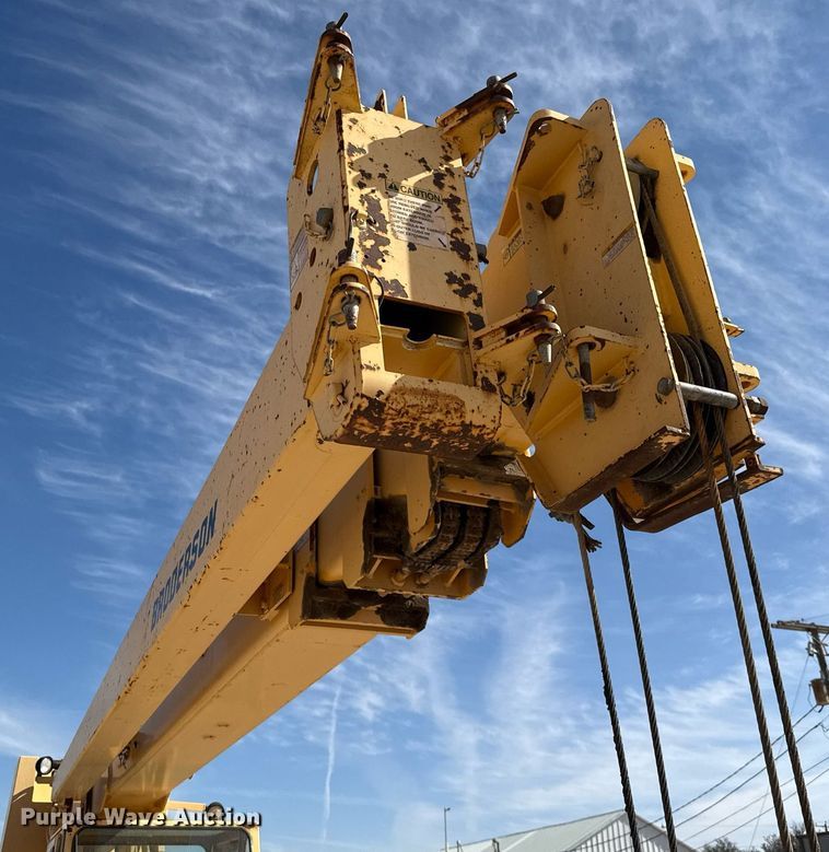 image for item DO2603 2005 Broderson RT-300-2C crane