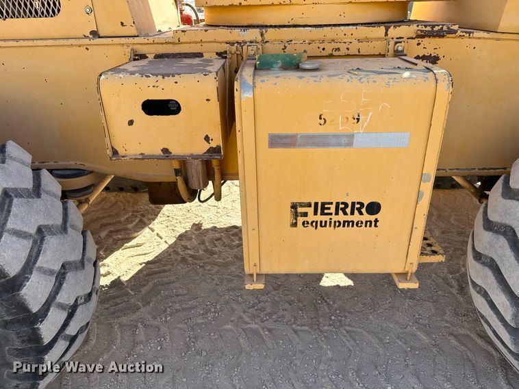 image for item DO2603 2005 Broderson RT-300-2C crane