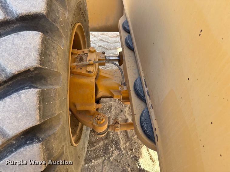 image for item DO2603 2005 Broderson RT-300-2C crane