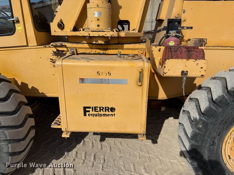 image for item DO2603 2005 Broderson RT-300-2C crane