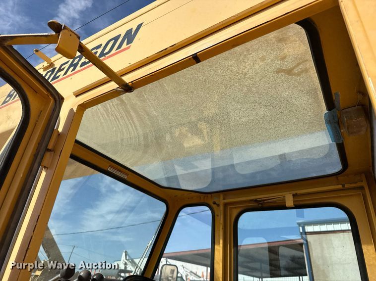 image for item DO2603 2005 Broderson RT-300-2C crane