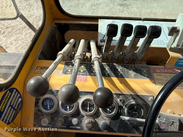 image for item DO2603 2005 Broderson RT-300-2C crane