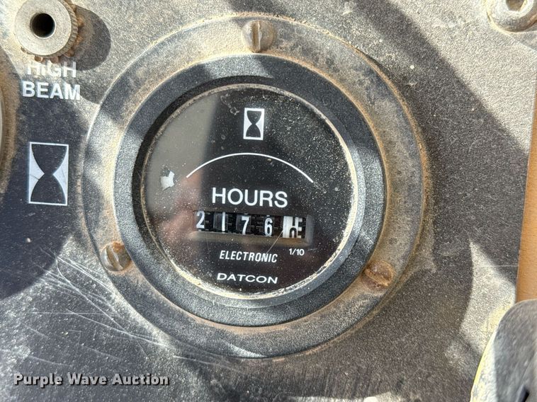 image for item DO2603 2005 Broderson RT-300-2C crane