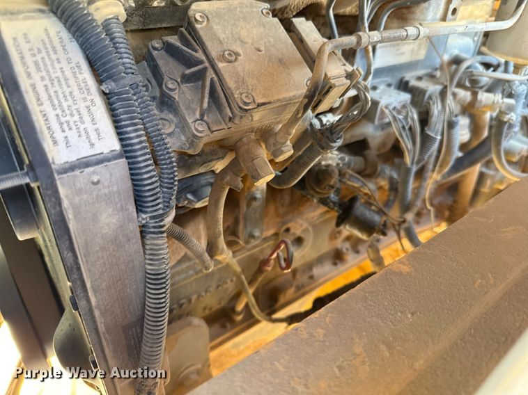 image for item DO2603 2005 Broderson RT-300-2C crane