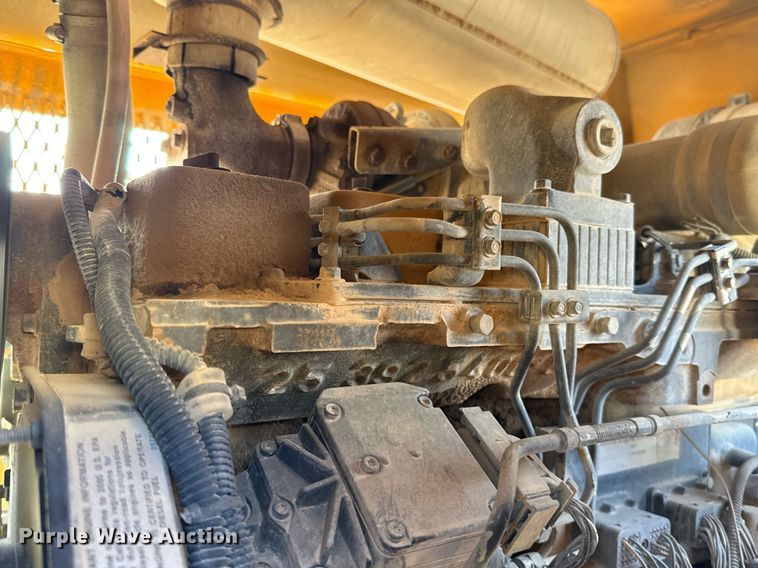 image for item DO2603 2005 Broderson RT-300-2C crane