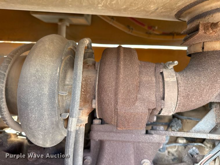 image for item DO2603 2005 Broderson RT-300-2C crane