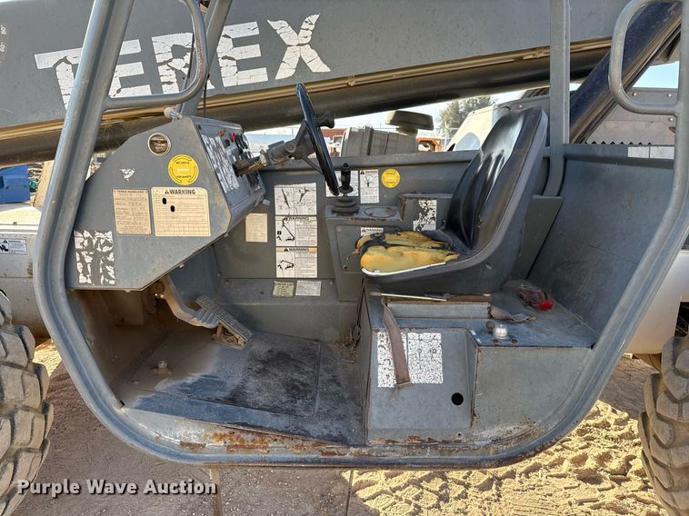 image for item DO2604 Terex TH1006A telehandler