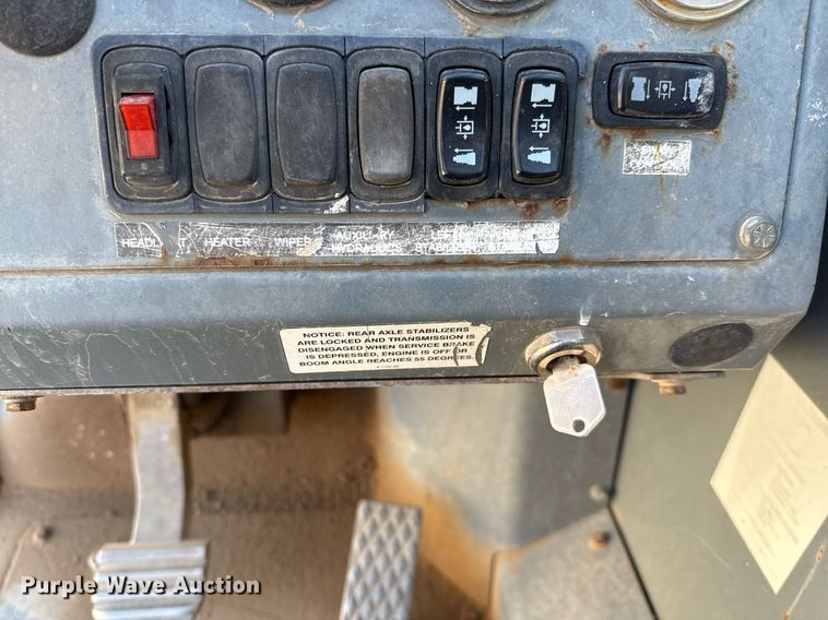 image for item DO2604 Terex TH1006A telehandler