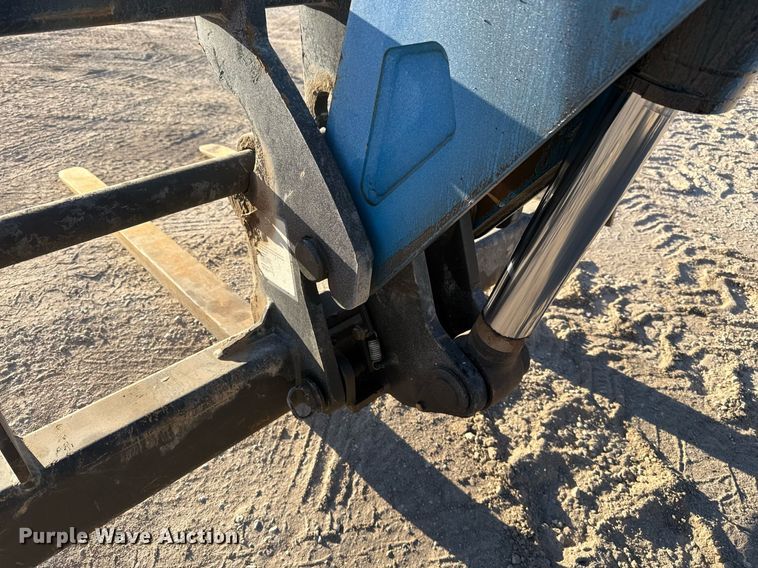 image for item DO2606 2014 Genie GTH1056 telehandler