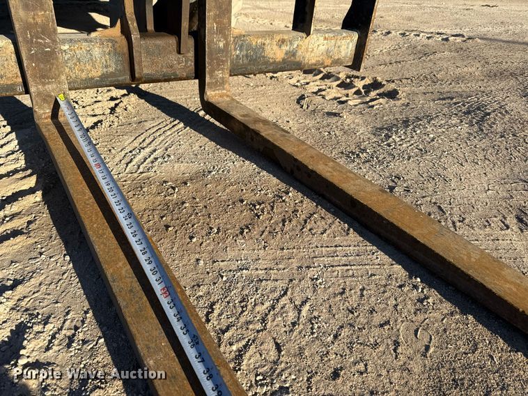 image for item DO2606 2014 Genie GTH1056 telehandler