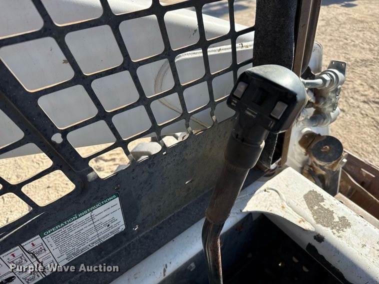 image for item DO2613 2007 Bobcat S250 skid steer loader