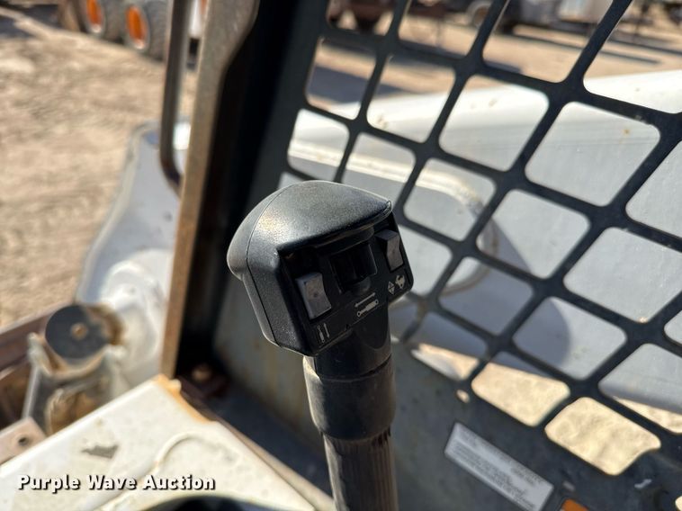 image for item DO2613 2007 Bobcat S250 skid steer loader