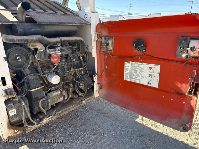 image for item DO2613 2007 Bobcat S250 skid steer loader