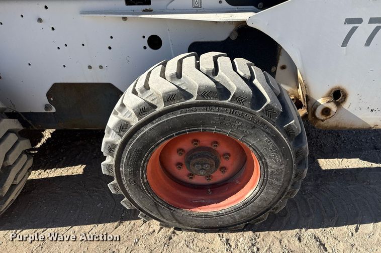image for item DO2613 2007 Bobcat S250 skid steer loader