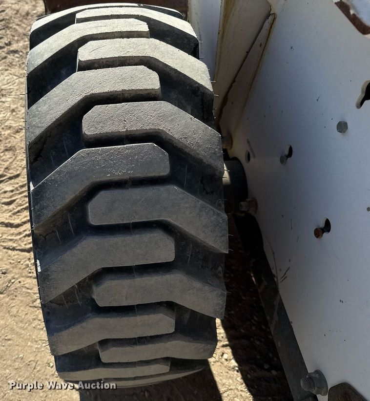 image for item DO2613 2007 Bobcat S250 skid steer loader