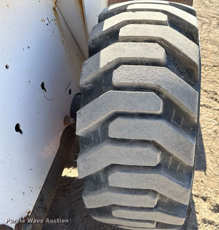 image for item DO2613 2007 Bobcat S250 skid steer loader