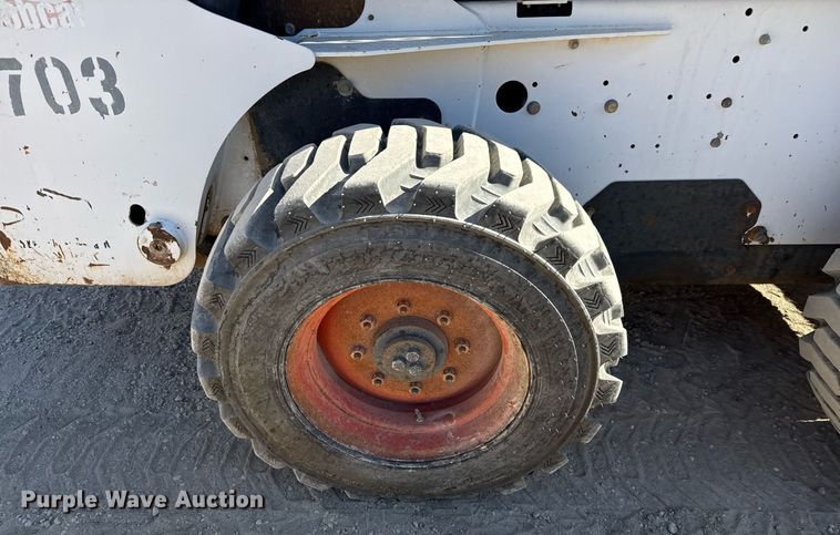 image for item DO2613 2007 Bobcat S250 skid steer loader