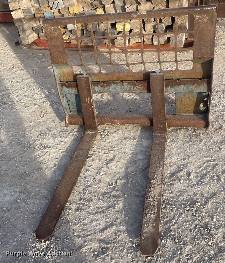 image for item DO2613 2007 Bobcat S250 skid steer loader