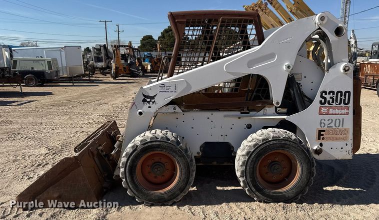 image for item DO2614 2010 Bobcat S300 skid steer loader