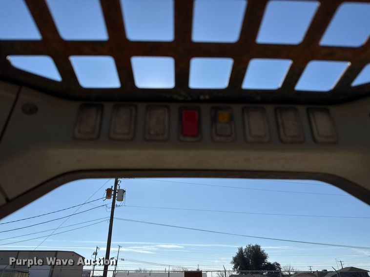 image for item DO2614 2010 Bobcat S300 skid steer loader