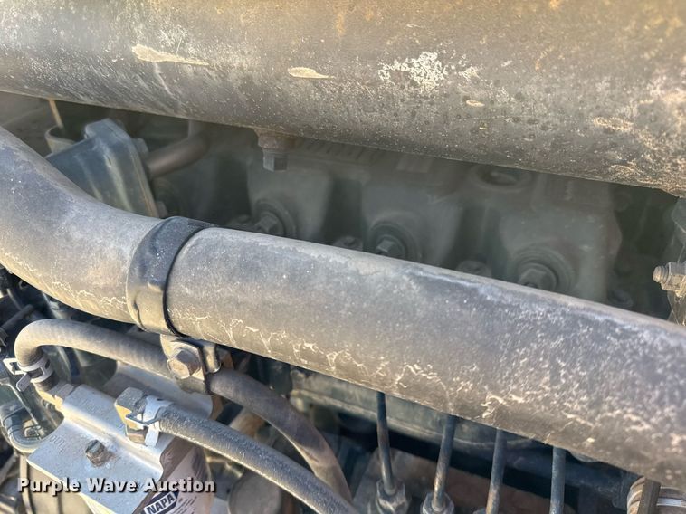 image for item DO2614 2010 Bobcat S300 skid steer loader