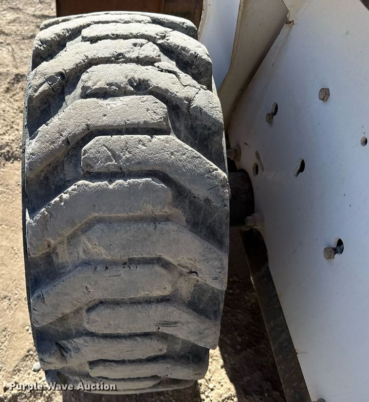 image for item DO2614 2010 Bobcat S300 skid steer loader